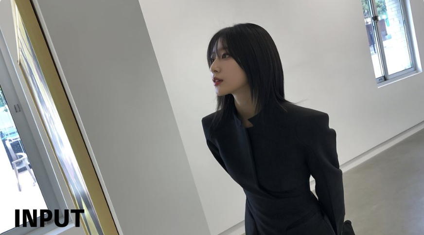 AI photo prompt – Character Pose Modification input reference